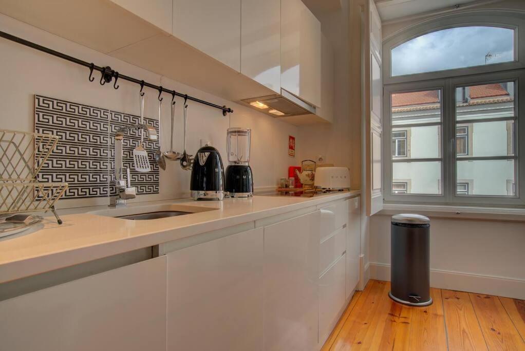 Tracey & Neill'S Place In Principe Real Лиссабон Экстерьер фото
