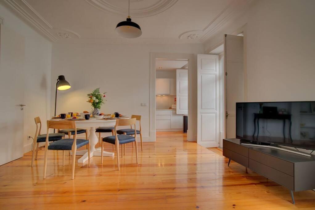 Tracey & Neill'S Place In Principe Real Лиссабон Экстерьер фото